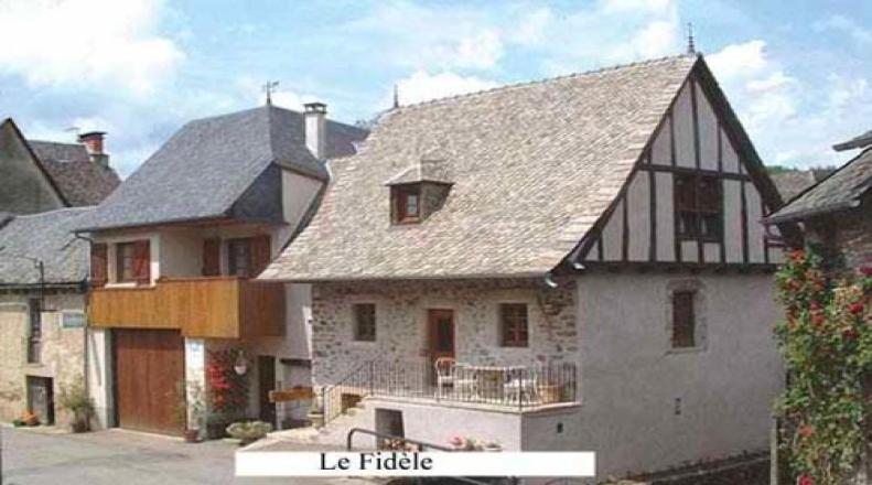 Le Fidele Bed & Breakfast Saint-Chamant Екстериор снимка