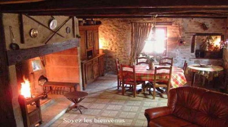 Le Fidele Bed & Breakfast Saint-Chamant Екстериор снимка