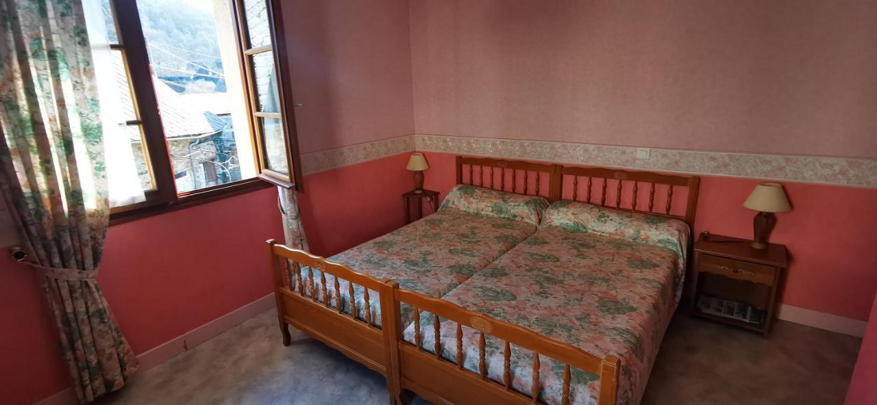 Le Fidele Bed & Breakfast Saint-Chamant Екстериор снимка